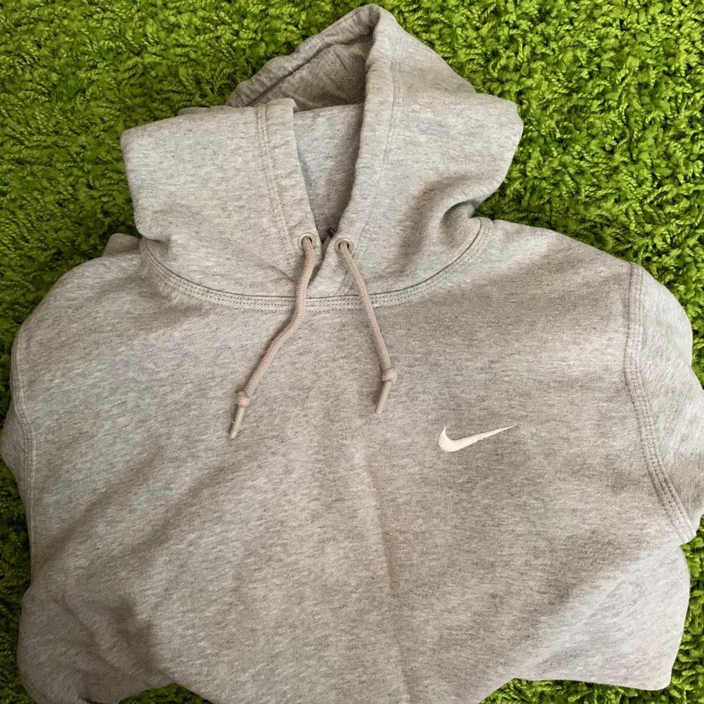 Nike Men’s Grey Hoodie